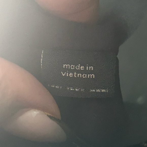 Coach Soft Empire 40 Distressed Leather Carryall - Picture 8 of 16